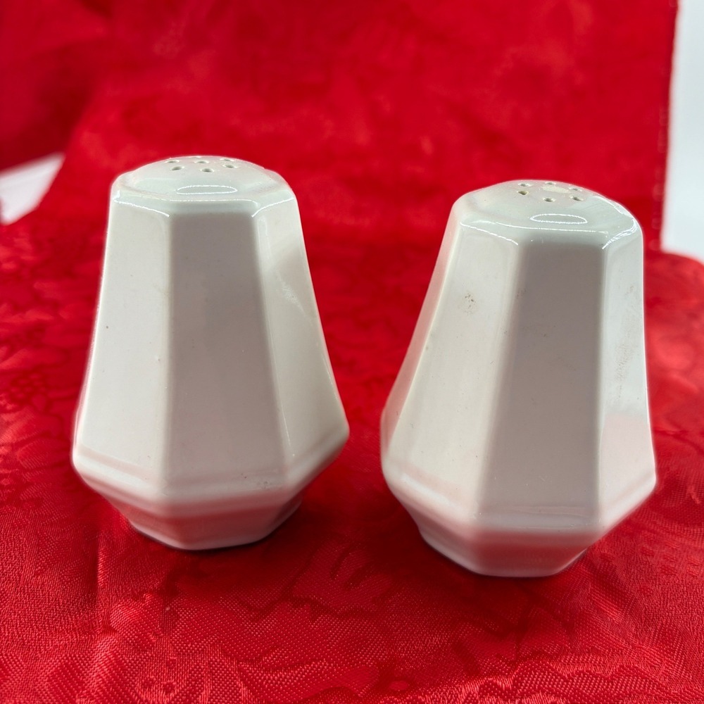 Vintage White Octagonal Salt & Pepper Shakers Fitz & Floyd Style/ Graf Style MCM